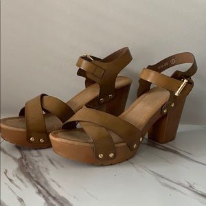 Statement heels